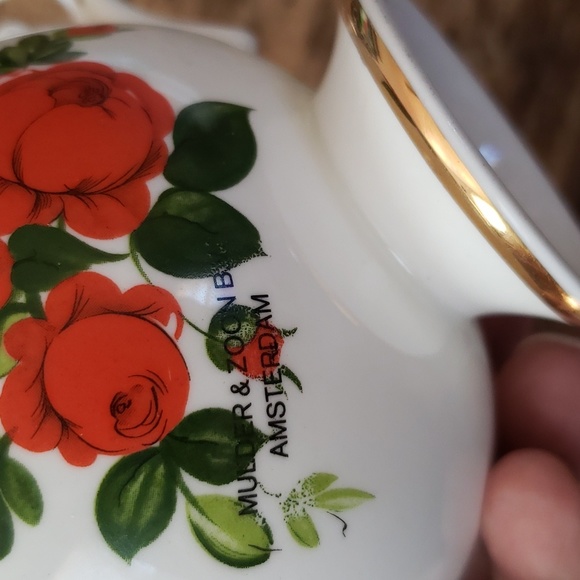 Mulder and Zoon by Amsterdam Vintage Red Rose teacup. No saucer - Picture 4 of 5